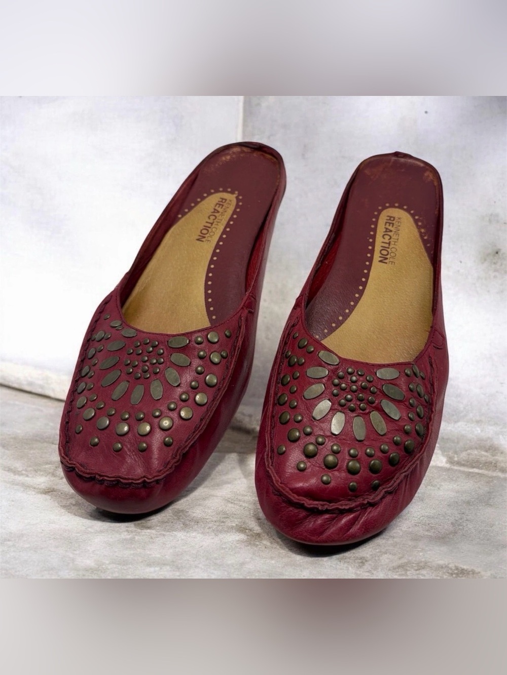 Kenneth Cole Reaction Women's Burgundy Stud-Embellished upper leather flats